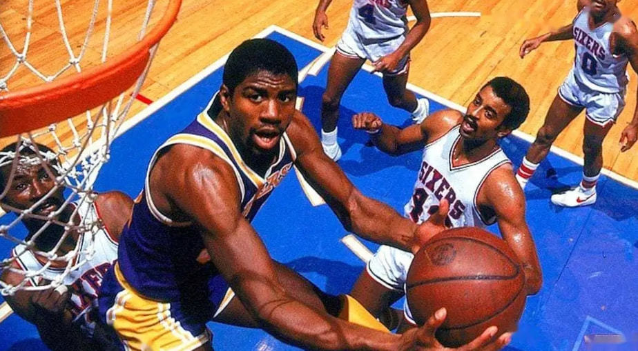 队在射门把 队在射门把